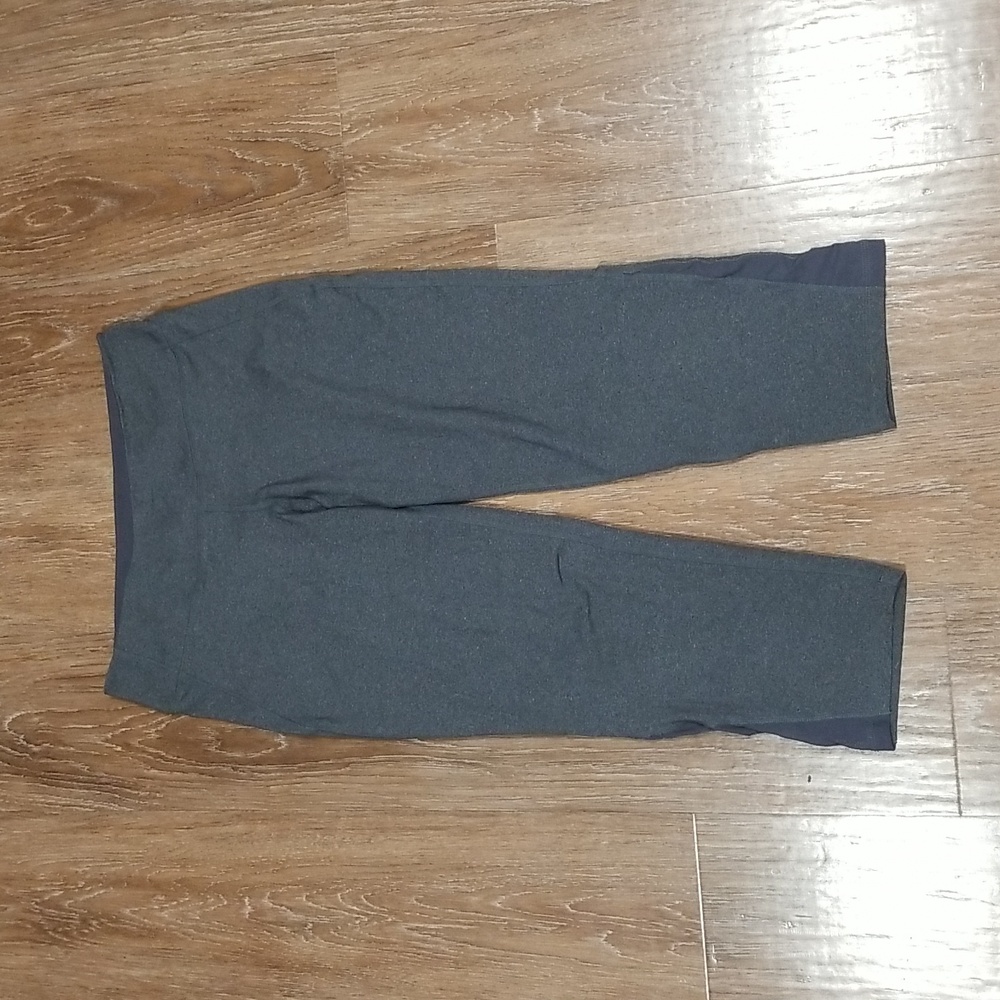 (L) Onetooth Activewear Sporty Gym Yoga Loungewear Athleisure Stretchy Comfy